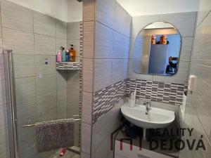 Prodej bytu 3+1, Opava, Komenského, 69 m2
