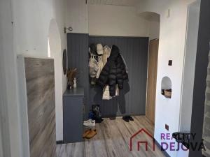 Prodej bytu 3+1, Opava, Komenského, 69 m2