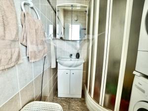 Prodej bytu 2+1, Plzeň, Macháčkova, 63 m2