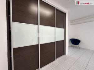 Pronájem obchodního prostoru, Břeclav, třída 1. máje, 15 m2
