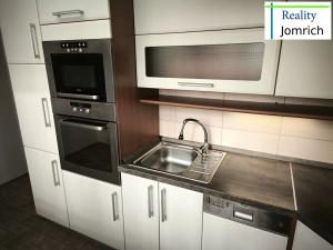 Pronájem bytu 2+1, Liberec, Aloisina výšina, 56 m2