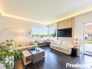 Prodej rodinného domu, Mašovice, 179 m2
