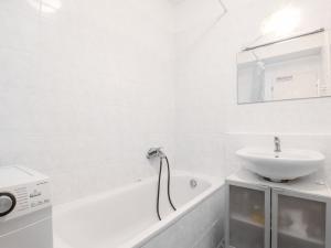 Prodej bytu 2+kk, Praha - Troja, Hnězdenská, 46 m2