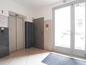 Prodej bytu 2+kk, Praha - Troja, Hnězdenská, 46 m2