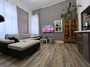 Prodej bytu 2+kk, Karlovy Vary, nábřeží Jana Palacha, 55 m2