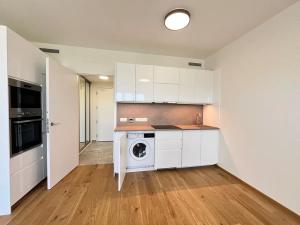 Pronájem bytu 1+kk, Praha - Modřany, Československého exilu, 29 m2