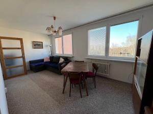 Pronájem bytu 2+1, Praha - Kobylisy, Jelínkova, 50 m2