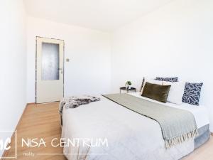 Pronájem bytu 3+1, Praha - Bohnice, Kostřínská, 72 m2