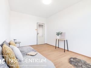 Pronájem bytu 3+1, Praha - Bohnice, Kostřínská, 72 m2