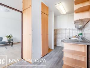 Pronájem bytu 3+1, Praha - Bohnice, Kostřínská, 72 m2