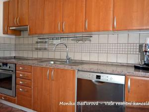 Prodej bytu 3+1, Otrokovice, Školní, 79 m2