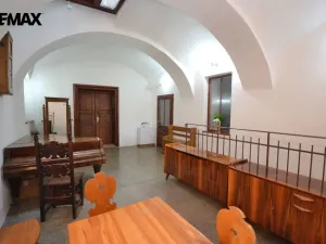 Prodej rodinného domu, Uničov, Masarykovo nám., 307 m2