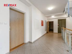 Prodej bytu 2+kk, Praha - Libeň, V zahradách, 47 m2