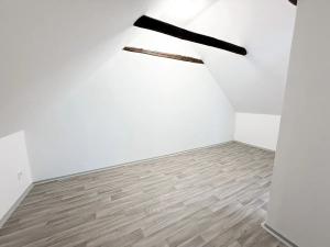 Pronájem bytu 2+kk, Praha - Horní Počernice, Běluňská, 40 m2