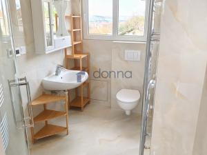 Pronájem bytu 3+kk, Praha - Střešovice, Na Ořechovce, 76 m2