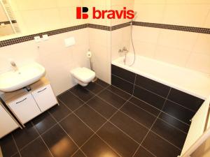 Pronájem bytu 2+kk, Brno, Houbalova, 77 m2