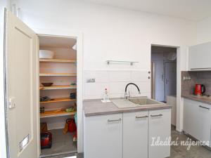 Pronájem bytu 3+1, Brno, Merhautova, 83 m2