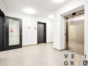 Pronájem bytu 2+kk, Praha - Vysočany, Střídavá, 55 m2