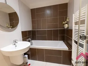 Pronájem bytu 2+kk, Praha - Holešovice, Jankovcova, 54 m2