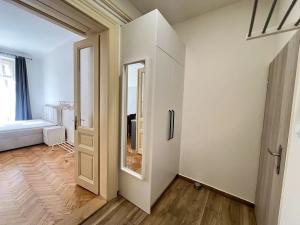 Pronájem bytu 1+kk, Praha - Vinohrady, Mánesova, 42 m2