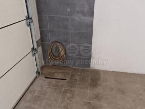 Pronájem garáže, Ostrava, Dědičná, 38 m2
