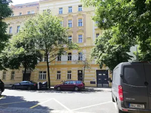 Pronájem bytu 2+kk, Praha - Holešovice, Na Maninách, 46 m2