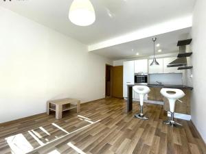 Pronájem bytu 2+kk, Praha - Dolní Měcholupy, Kryšpínova, 54 m2