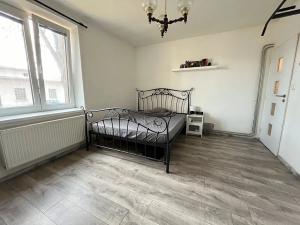 Pronájem bytu 1+1, Opava, Polanova, 38 m2