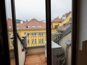 Pronájem kanceláře, Praha - Smíchov, Štefánikova, 129 m2