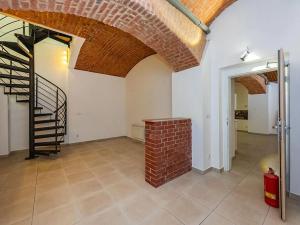 Prodej obchodního prostoru, Praha - Nové Město, Na bojišti, 139 m2