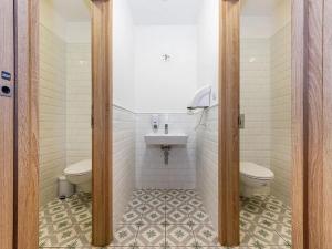 Prodej obchodního prostoru, Praha - Nové Město, Na bojišti, 139 m2