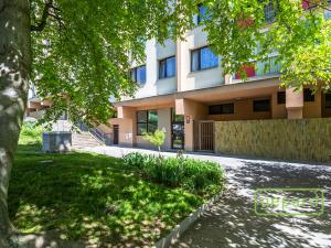 Prodej bytu 3+1, Praha - Kobylisy, Kaňkovského, 64 m2