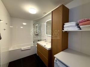 Pronájem bytu 3+kk, Praha - Modřany, Kolmanova, 77 m2