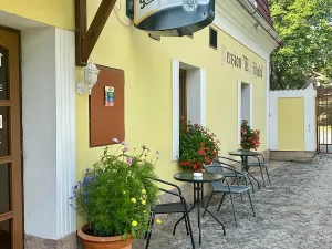 Prodej ubytování, Jesenice, 960 m2