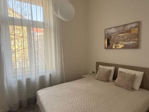 Pronájem bytu 2+kk, Praha - Vinohrady, Šafaříkova, 38 m2