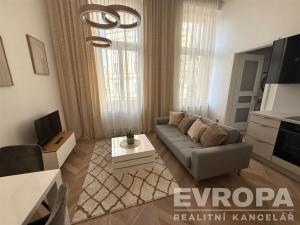 Pronájem bytu 2+kk, Praha - Vinohrady, Šafaříkova, 38 m2