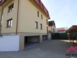 Pronájem bytu 1+kk, Praha - Hloubětín, Pokorného, 33 m2