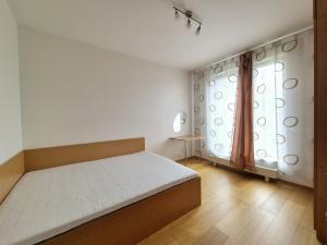 Pronájem bytu 2+kk, Praha - Hloubětín, Nademlejnská, 46 m2