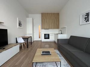 Pronájem bytu 1+kk, Praha - Karlín, Pernerova, 29 m2