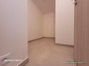 Prodej bytu 2+kk, Praha - Hloubětín, Poděbradská, 69 m2