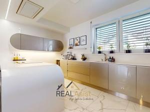 Prodej rodinného domu, Holasice, Čtvrtě, 139 m2
