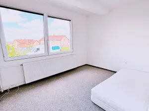 Pronájem bytu 2+1, Holubice, Na Vsi, 60 m2