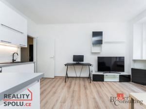 Pronájem bytu 2+kk, Praha - Holešovice, Přístavní, 48 m2