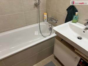 Pronájem bytu 2+kk, Praha - Modřany, Vrátnická, 61 m2