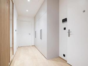 Pronájem bytu 1+kk, Praha - Karlín, Pobřežní, 65 m2