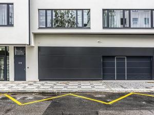Pronájem bytu 1+kk, Praha - Karlín, Pobřežní, 65 m2