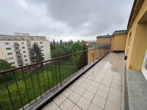 Pronájem bytu 2+kk, Praha - Vysočany, Pod strojírnami, 57 m2