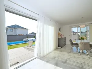 Prodej rodinného domu, Polerady, 235 m2