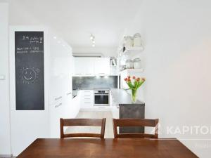 Prodej bytu 3+1, Praha - Záběhlice, Hledíková, 54 m2