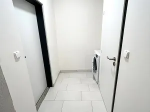 Pronájem bytu 1+kk, Praha - Hloubětín, Poděbradská, 28 m2